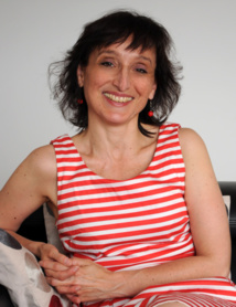 Stéphanie Marmara, Kinésithérapeute à Paris, formée en hypnose médicale au CHTIP Stéphanie Marmara, Kinésithérapeute à Paris, formée en hypnose médicale au CHTIP