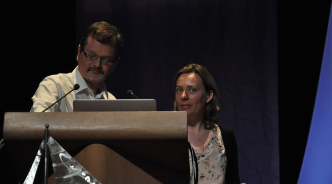 Congrès Hypnose & Douleur, Drs Servillat Thierry, Stimec Isabelle et Nicole Ruysschaert Congrès Hypnose & Douleur, Drs Servillat Thierry, Stimec Isabelle et Nicole Ruysschaert