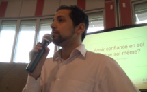 Conférence "Avoir confiance en soi ou être soi même ?", Introduction. Dr Philippe Aïm Conférence "Avoir confiance en soi ou être soi même ?", Introduction. Dr Philippe Aïm