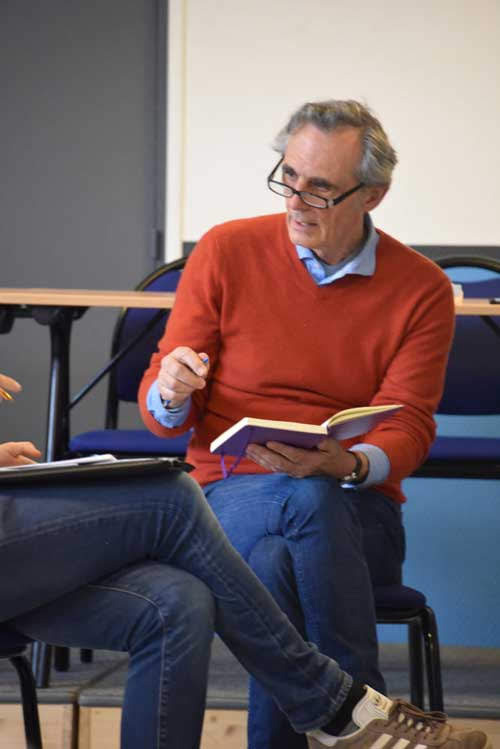 Dr Julien BETBEZE. Formation Hypnose et Thérapies Brèves Orientées Solution et Thérapies Narratives Dr Julien BETBEZE. Formation Hypnose et Thérapies Brèves Orientées Solution et Thérapies Narratives